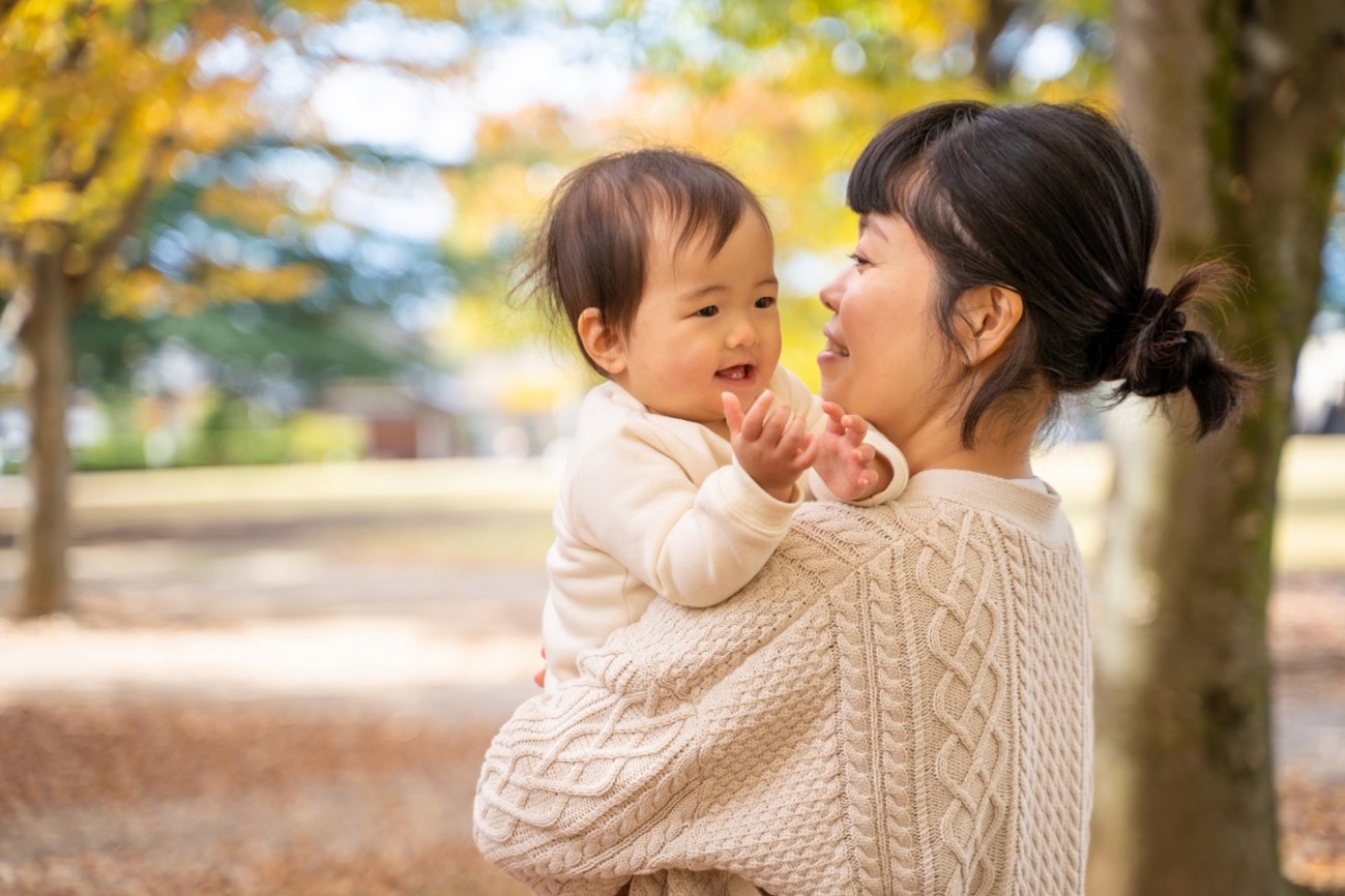 子どもの抱っこがツラい 出産後 子育て中の腰痛対策5選 腰痛メディア Zen Placeが発信する痛みの情報サイト